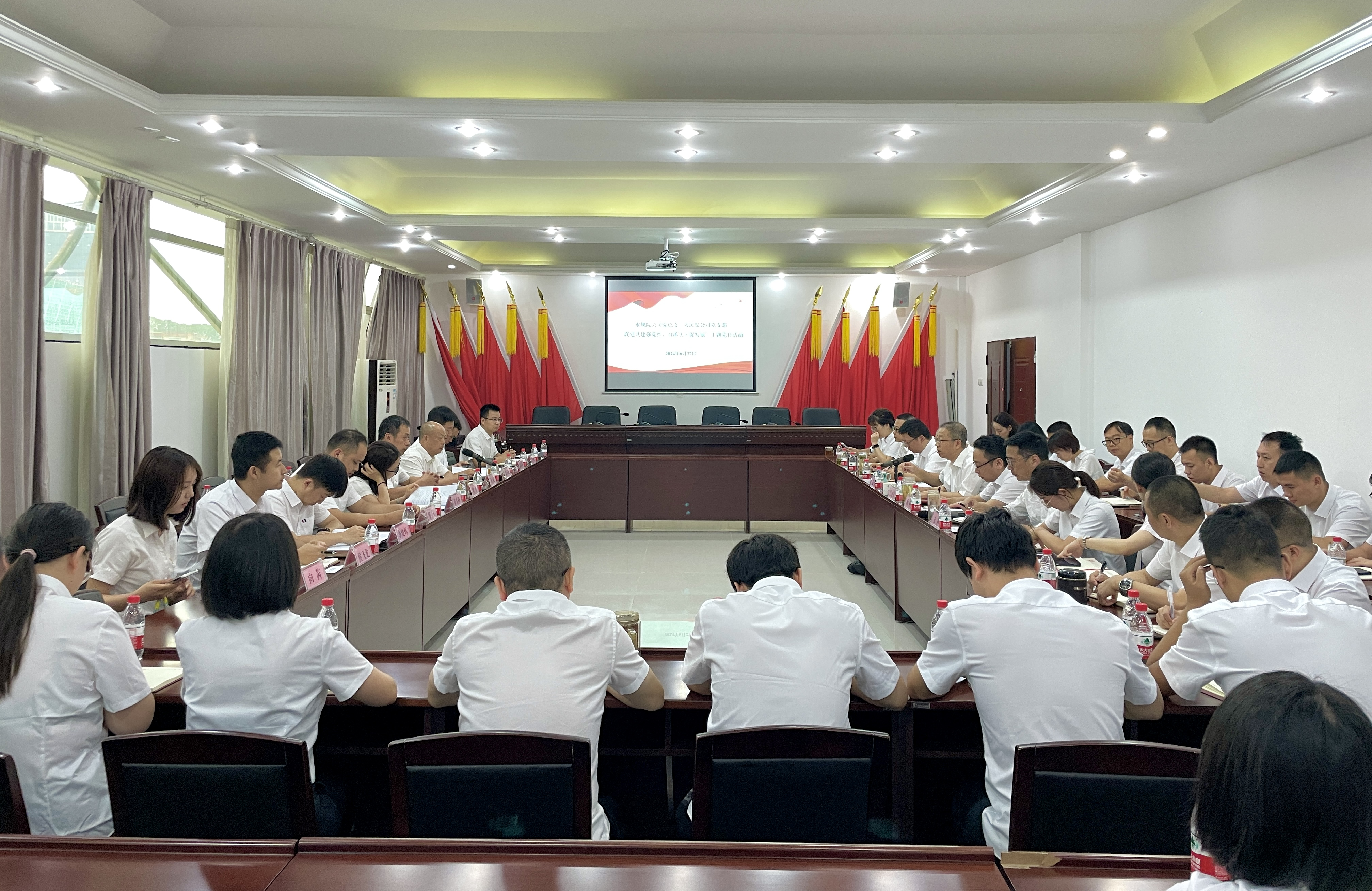 水規(guī)院公司黨總支、人民渠公司黨支部開展“聯(lián)建共建強(qiáng)黨性，真抓實(shí)干促發(fā)展”主題黨日活動(dòng)